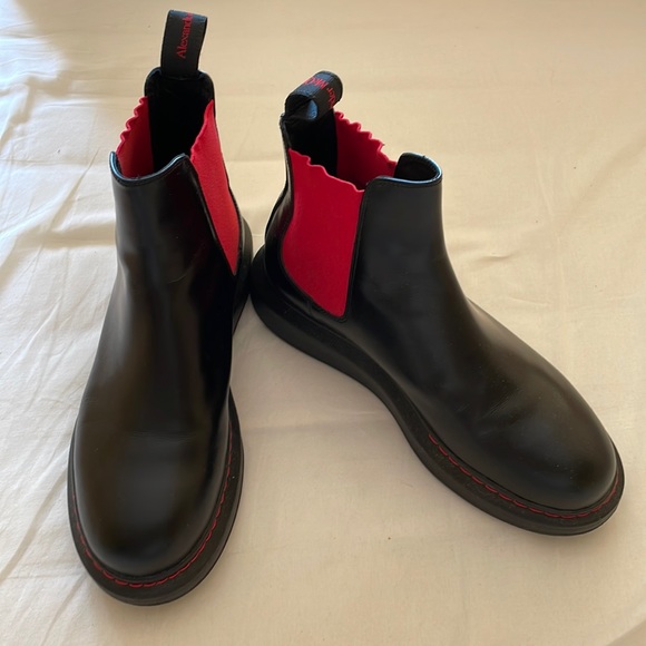 Alexander McQueen Chelsea boots - Picture 1 of 10